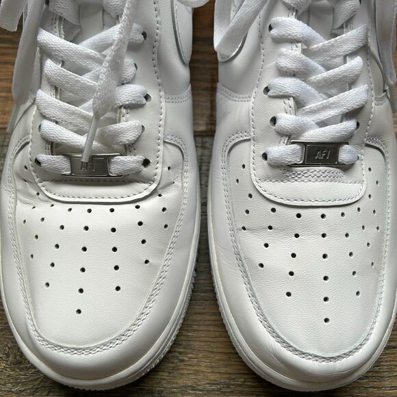 Nike Air Force 1 '07 Low Triple White Mens Size 10.5 - Picture 3 of 11